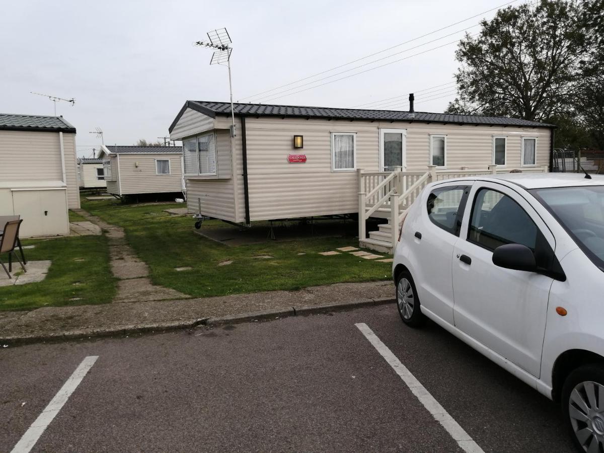 617 Seawick Hotel Jaywick Sands Bagian luar foto