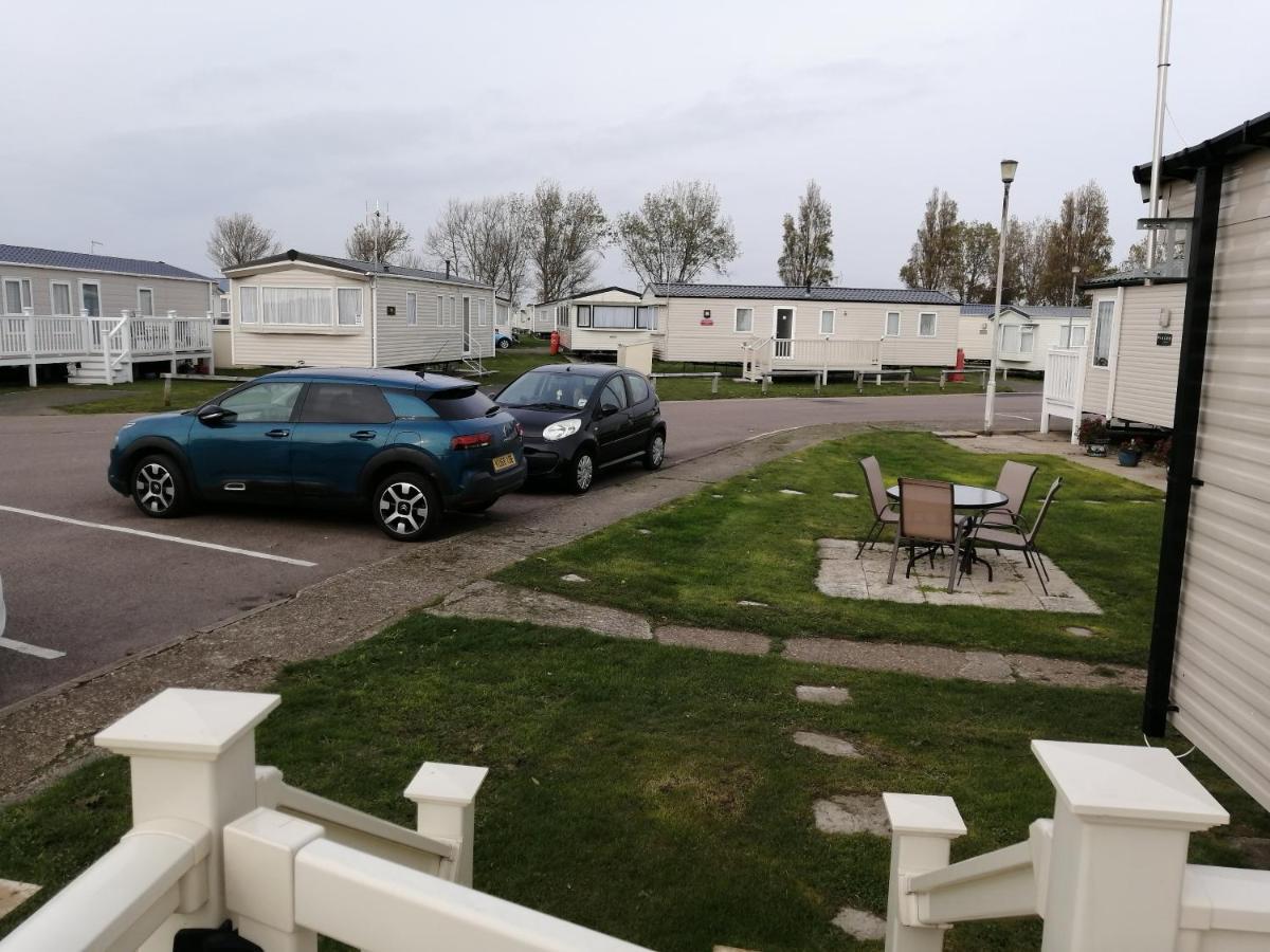 617 Seawick Hotel Jaywick Sands Bagian luar foto