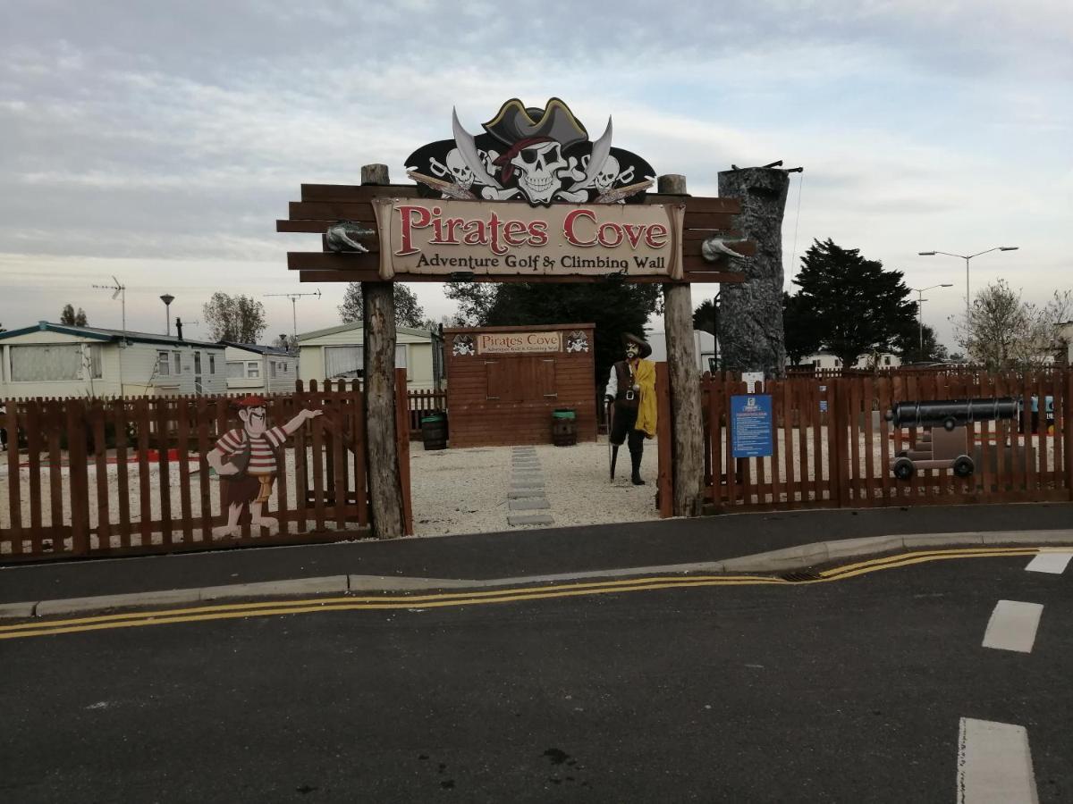 617 Seawick Hotel Jaywick Sands Bagian luar foto