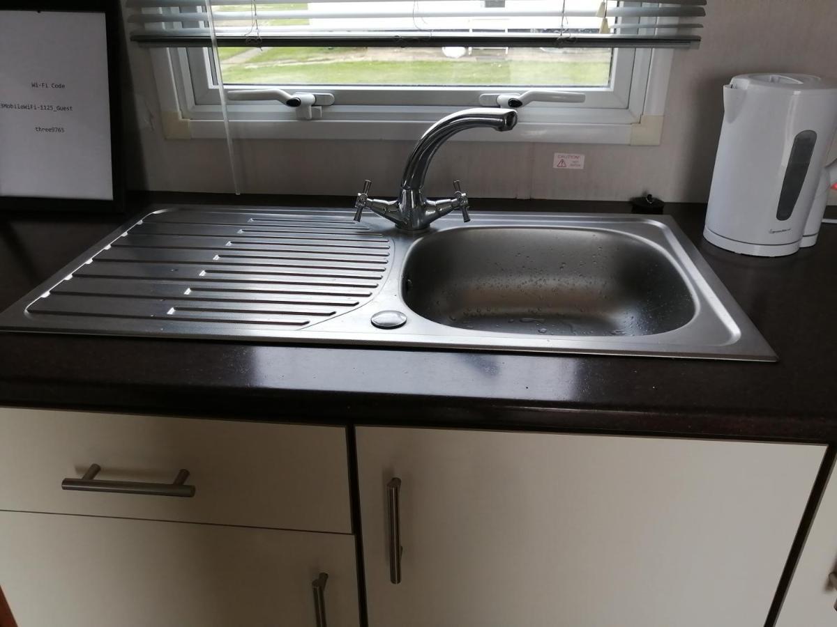 617 Seawick Hotel Jaywick Sands Bagian luar foto