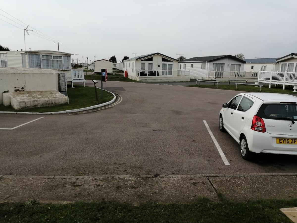 617 Seawick Hotel Jaywick Sands Bagian luar foto